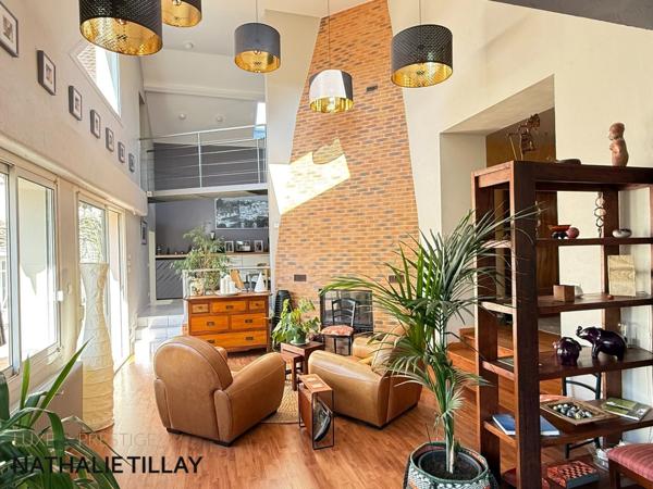 FLEURY LES AUBRAIS, maison familiale à vendre, jardin, garages et stationnements