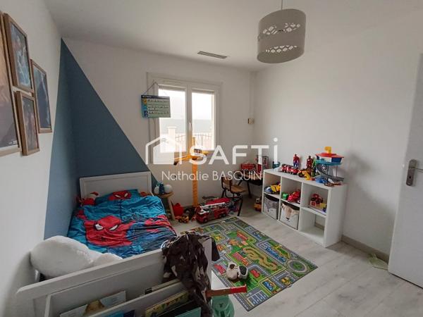 Côte Chalonnaise maison rénovée 144 M2 au calme.