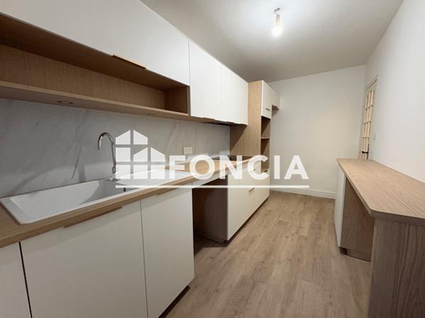 Location Appartement 3 pièces 79 m² - 2 RUE EDOUARD BRANLY Hyeres 83400