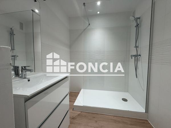 Location Appartement 3 pièces 79 m² - 2 RUE EDOUARD BRANLY Hyeres 83400