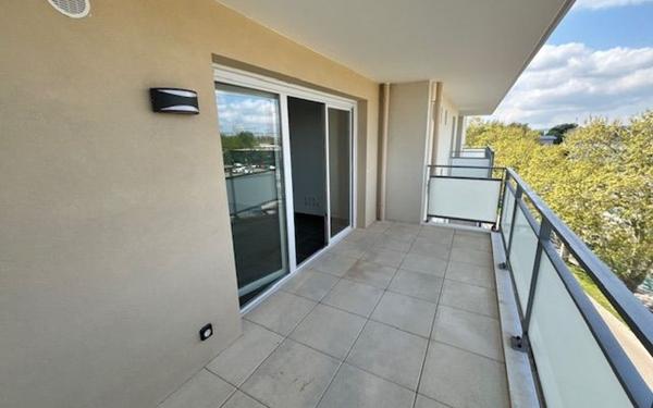 Appartement à louer    4 pièces •  Avignon