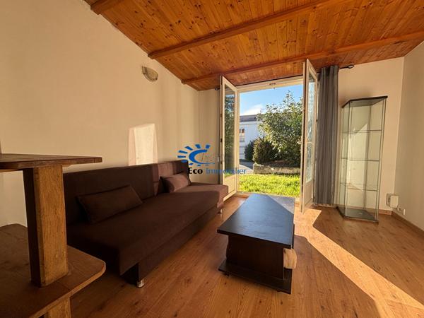 PERIGNY ENSEMBLE DE DEUX STUDIOS A RENOVER  Perigny