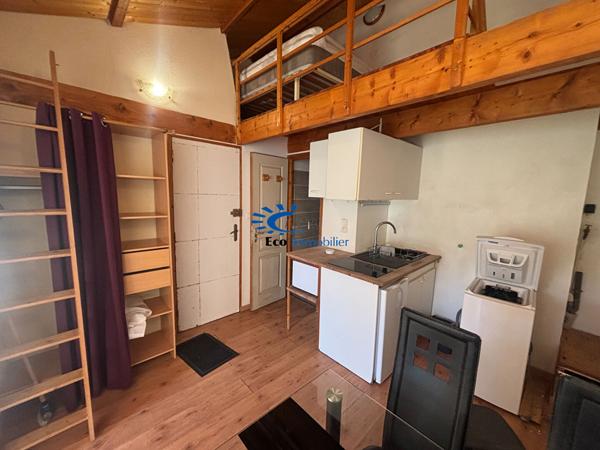 PERIGNY ENSEMBLE DE DEUX STUDIOS A RENOVER  Perigny
