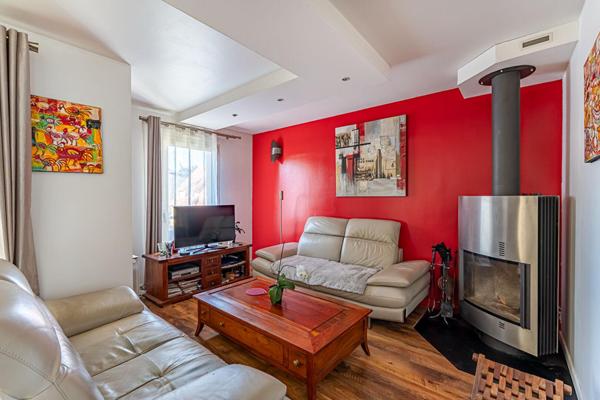 Duplex avec loggia, terrasse et grand garage à Vélizy quartier Le Clos