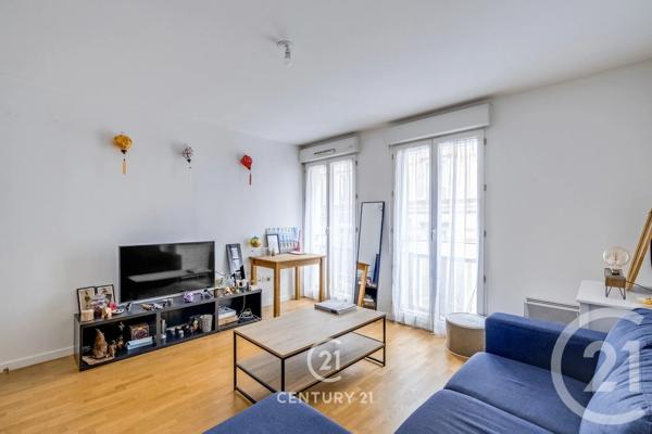 Appartement F2 à vendre  2 pièces - 45 m 2   ST OUEN  - 93