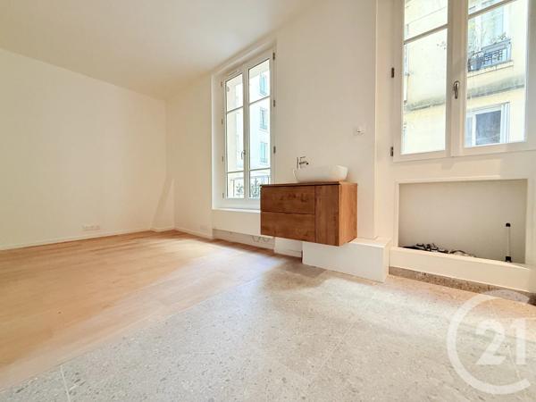 Appartement F2 à vendre  2 pièces - 45 m 2   ST OUEN  - 93