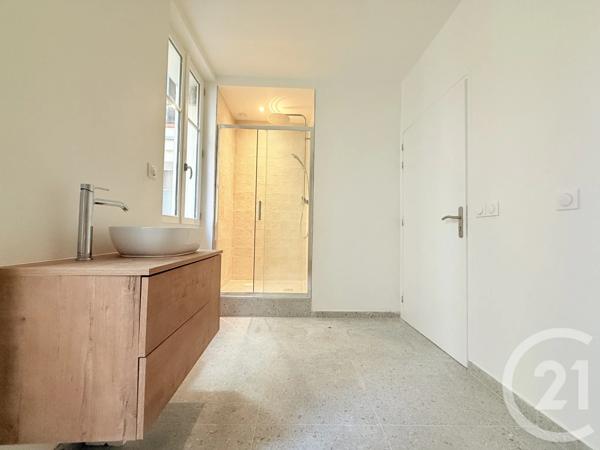 Appartement F2 à vendre  2 pièces - 45 m 2   ST OUEN  - 93