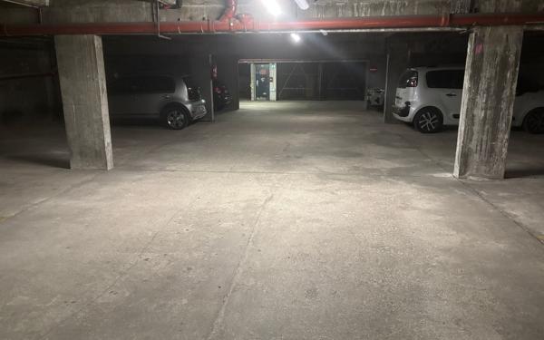 Stationnement à vendre