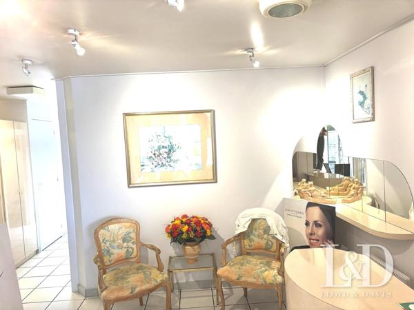 LOCAL PROFESSIONNEL, CLIENTÈLE FIDÉLISÉE