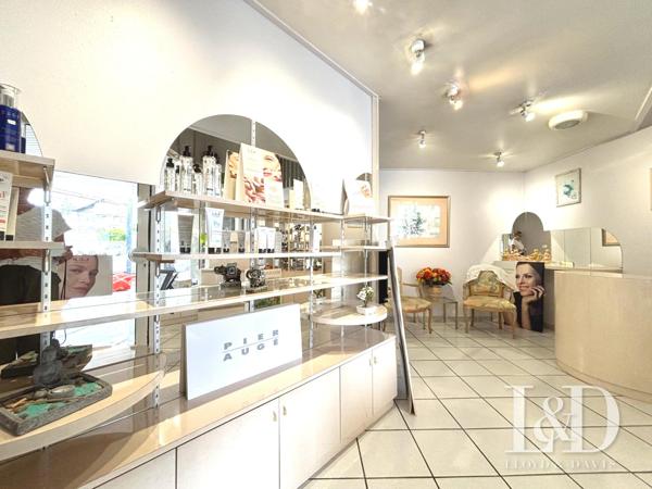 LOCAL PROFESSIONNEL, CLIENTÈLE FIDÉLISÉE