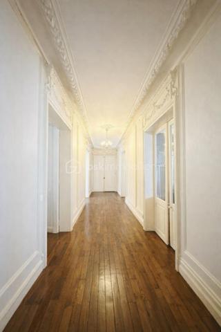 Appartement de 176,83 m²