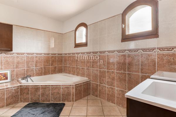 Villa familiale T6 vec piscine