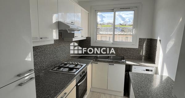 Location Appartement 4 pièces 66.06 m² - La Ferté-bernard 72400