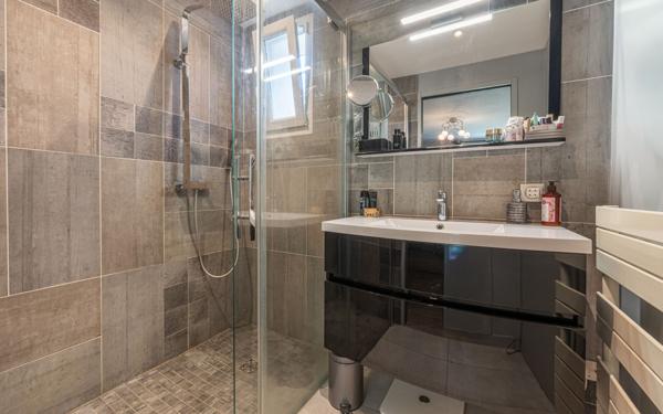 Maison à vendre    6 pièces •  Codognan