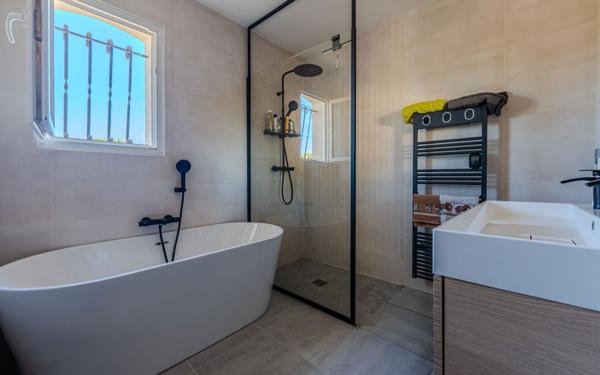 Maison à vendre    6 pièces •  Codognan