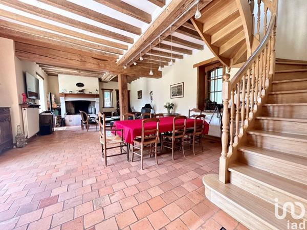 Maison 9 pièces de 400 m² à Seiches-sur-le-Loir (49140)