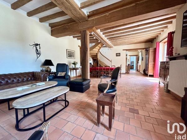 Maison 9 pièces de 400 m² à Seiches-sur-le-Loir (49140)