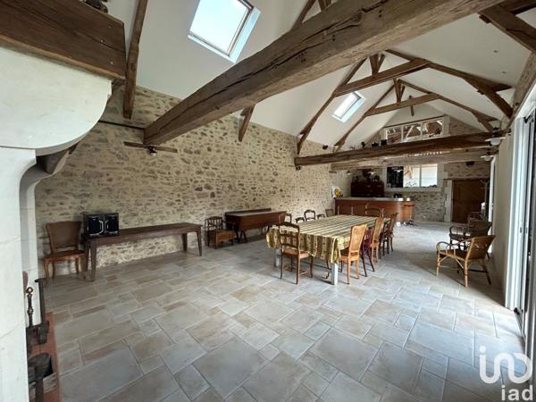 Maison 9 pièces de 400 m² à Seiches-sur-le-Loir (49140)