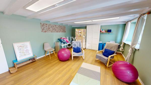 Local professionnel Sundhouse 71.6 m2