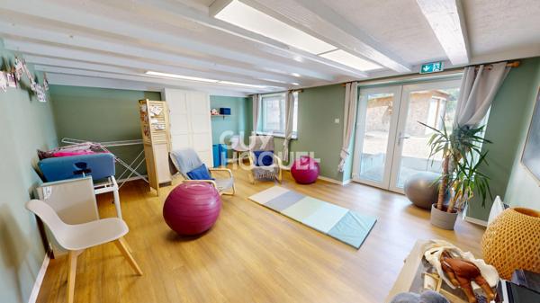 Local professionnel Sundhouse 71.6 m2