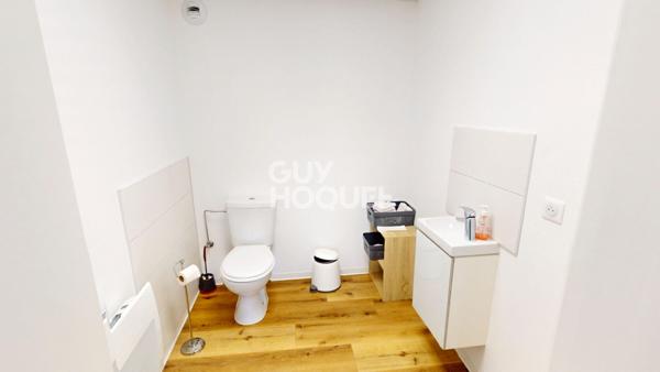 Local professionnel Sundhouse 71.6 m2