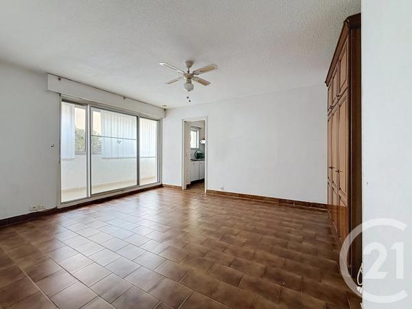 Appartement Studio à vendre  1 pièce - 31 m 2   ST RAPHAEL  - 83