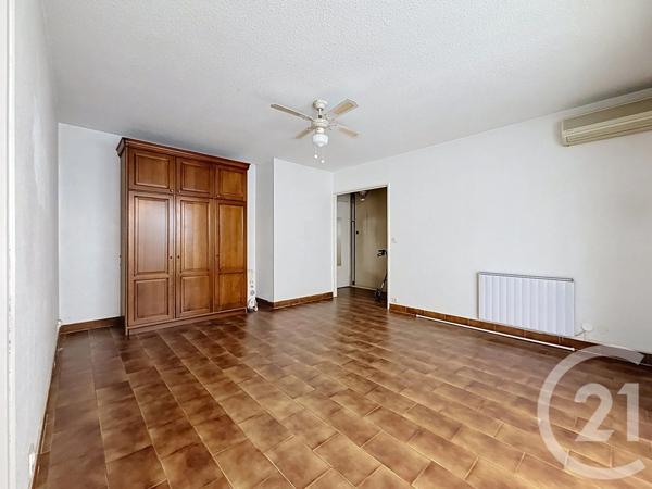 Appartement Studio à vendre  1 pièce - 31 m 2   ST RAPHAEL  - 83