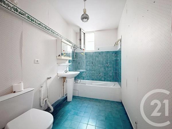 Appartement Studio à vendre  1 pièce - 31 m 2   ST RAPHAEL  - 83