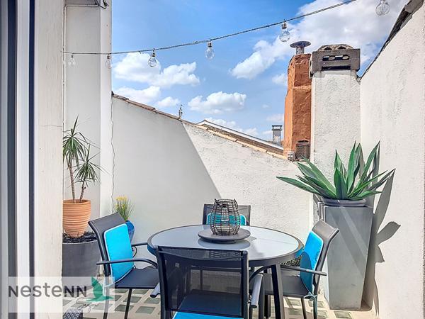 A vendre en plein centre du Gua,  un grand appartement et un local a amenager au rez de chaussee