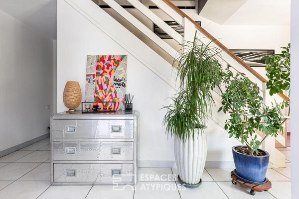 Villa contemporaine et son studio d’artiste au coeur de la nature boisée
