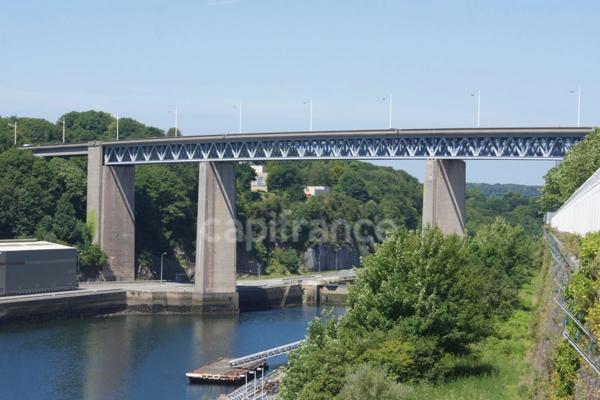 Appartement Lumineux, proximité commerces, T3 de 84,40m² avec volume et configuration d'un T4 à Brest(29)-Quartier Siam-Harteloire