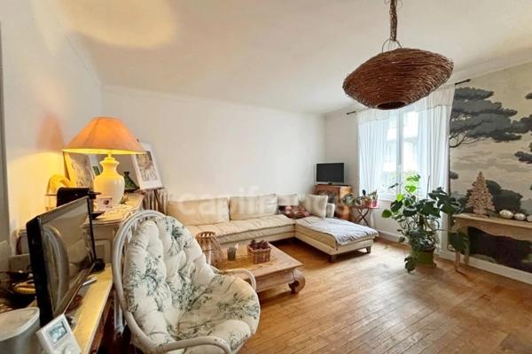 Appartement Lumineux, proximité commerces, T3 de 84,40m² avec volume et configuration d'un T4 à Brest(29)-Quartier Siam-Harteloire