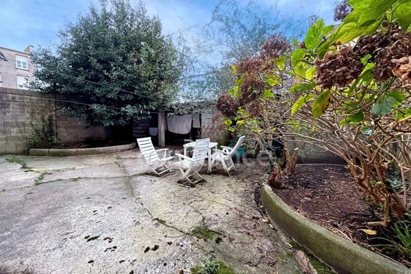 Appartement Lumineux, proximité commerces, T3 de 84,40m² avec volume et configuration d'un T4 à Brest(29)-Quartier Siam-Harteloire