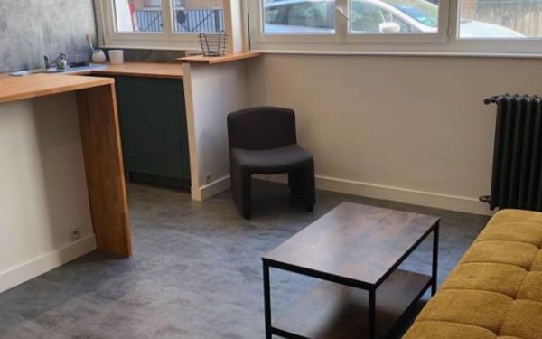 Appartement à louer    1 pièce •  Paris 15