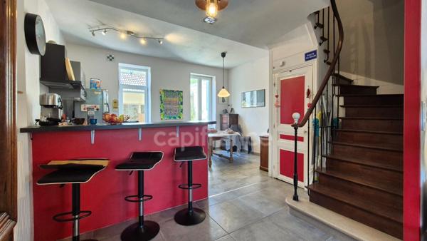 A vendre ETAMPES (91), Proche centre-ville, Charmante Meulière de 5 pièces sur sous-sol avec cour et garage.