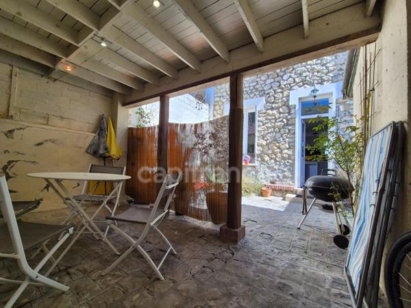 A vendre ETAMPES (91), Proche centre-ville, Charmante Meulière de 5 pièces sur sous-sol avec cour et garage.