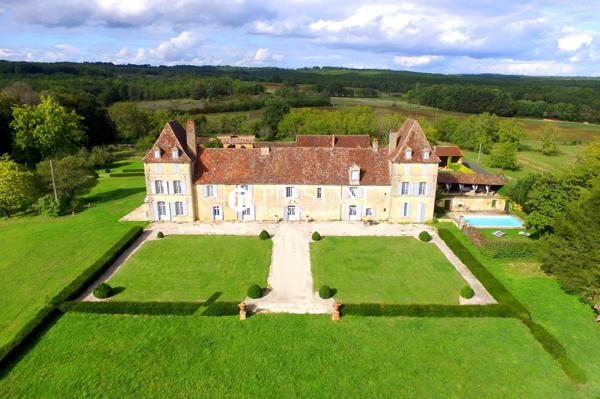 Splendide château 17/18e au Sud du Périgord – 57 hectares., BERGERAC