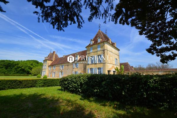 Splendide château 17/18e au Sud du Périgord – 57 hectares., BERGERAC