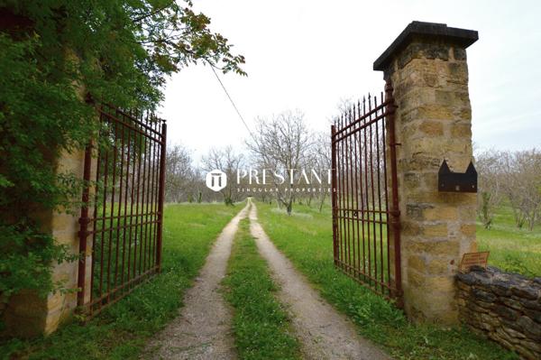 Splendide château 17/18e au Sud du Périgord – 57 hectares., BERGERAC