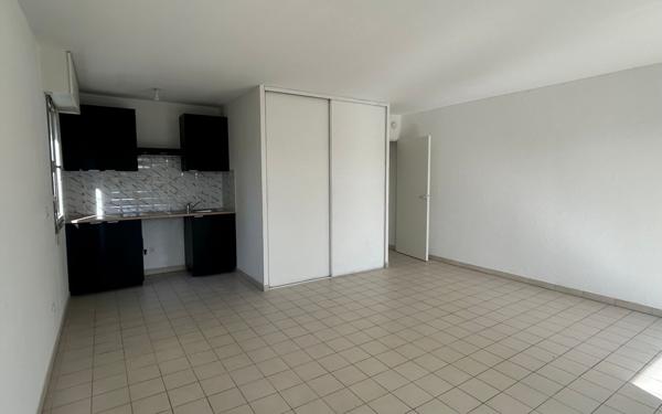 Appartement à louer    2 pièces • 45 m2 Nîmes