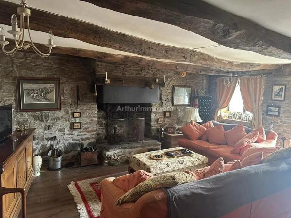 Vente                                                      Maison
                        
                     3 pièces                      65 m2                     à Saint-Hervé