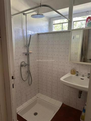 Vente                                                      Maison
                        
                     3 pièces                      65 m2                     à Saint-Hervé