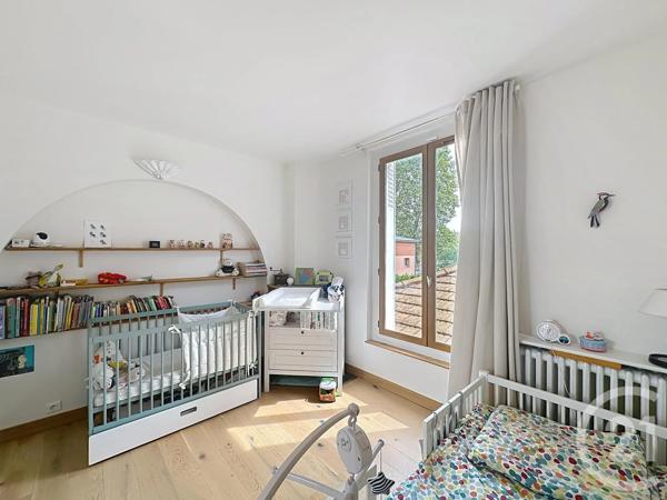 Appartement à vendre  4 pièces - 95,22 m 2   CHATOU  - 78