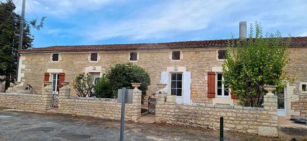 Maison 2 chambre(s) à louer - Le Mung, Charente-Maritime - 17