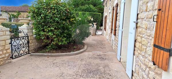 Maison 2 chambre(s) à louer - Le Mung, Charente-Maritime - 17