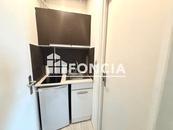 Location Studio meublé 12.38 m² - RUE DU PARC DES PERES La Rochelle 17000
