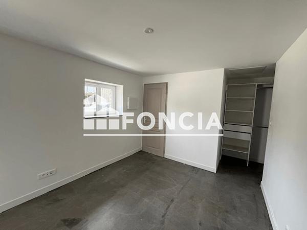Location Maison 2 pièces 37.26 m² - 1128 ROUTE DE L'AIGUILLE Coulgens 16560