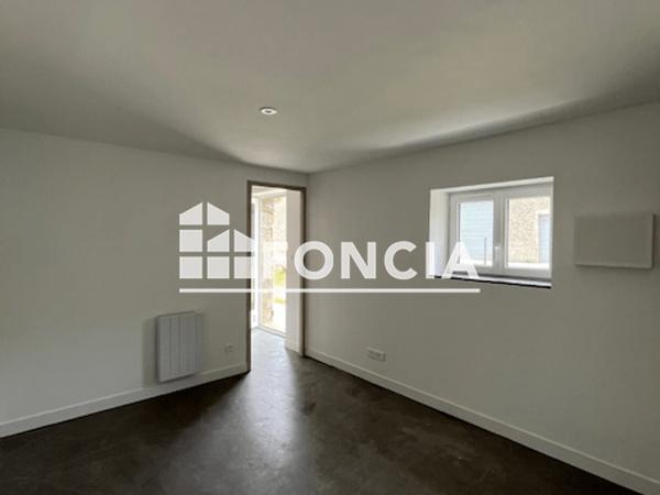 Location Maison 2 pièces 37.26 m² - 1128 ROUTE DE L'AIGUILLE Coulgens 16560