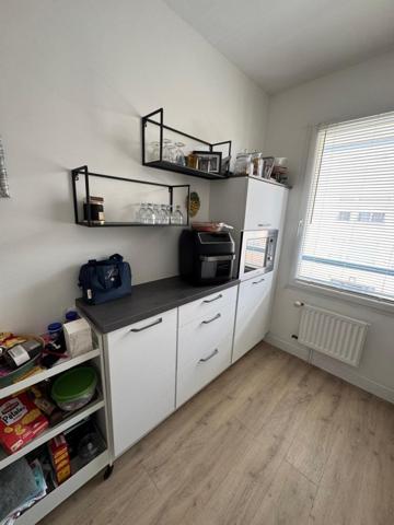 HAUTS-PAVÉS, Belle rénovation pour ce T3 avec ascenseur et box fermé !