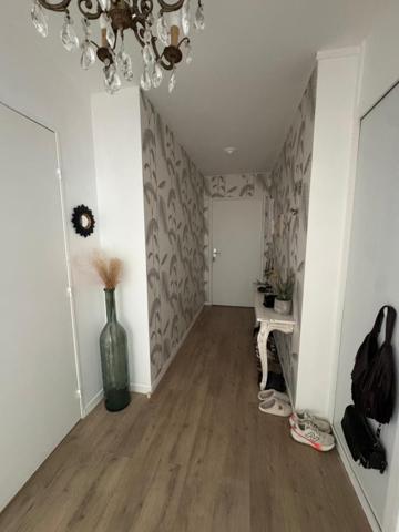 HAUTS-PAVÉS, Belle rénovation pour ce T3 avec ascenseur et box fermé !